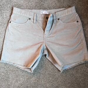 Carve Designs Oahu 6” Short Olive Size 2